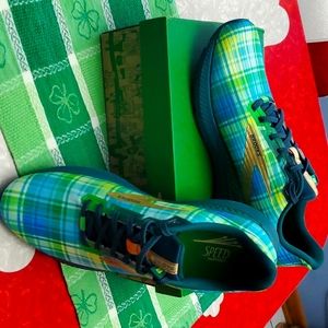 9.5 Men's Brooks sneakers